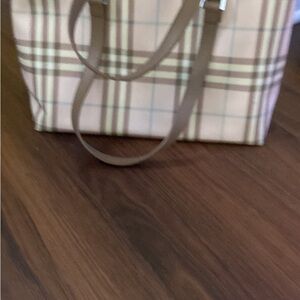 Pink Burberry hay market tote. Vintage. Authentic.